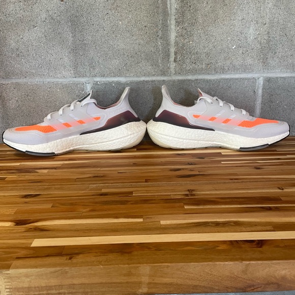 Men’s adidas Ultra Boost 21
Dash Grey Screaming Orange - Picture 3 of 6